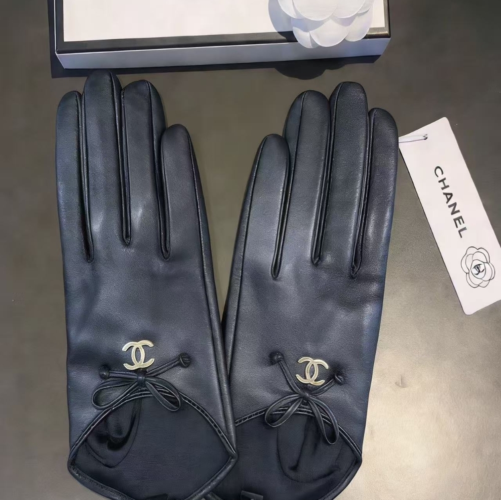 Chanel Black Leather Bow CC Logo Gloves